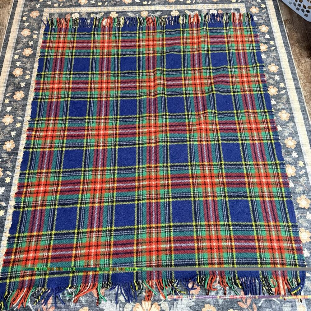 CONNEMARA 100% Wool Blue Red Green Plaid Throw. 54 by 64 w/ Fringe Ireland VTG